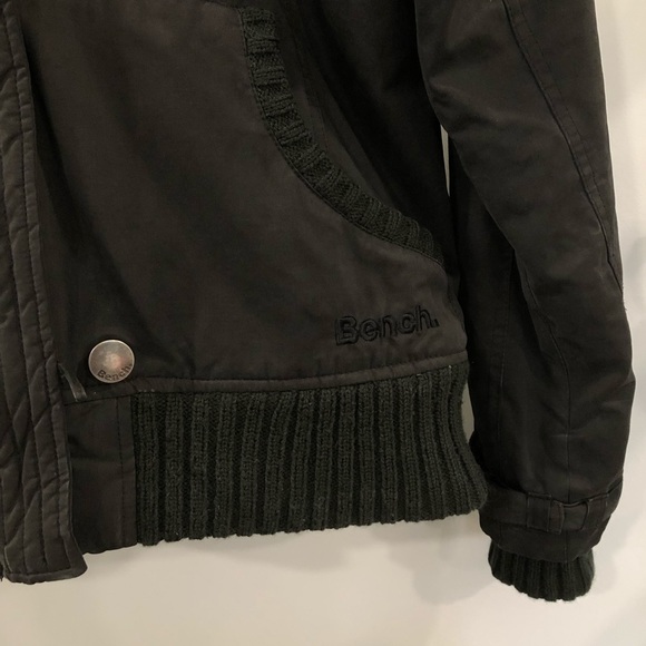 BENCH Bomber Jacket Black size Med, Medium Weight Perfect for Wet/Cool Evenings - Picture 8 of 10